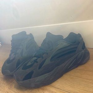 Yeezy 700- size 10.5